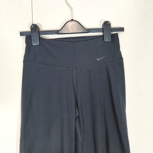 Nike Dri-Fit Black Yoga Pants Trousers Size XS UK 8 Flare Gym Running - Picture 3 of 7